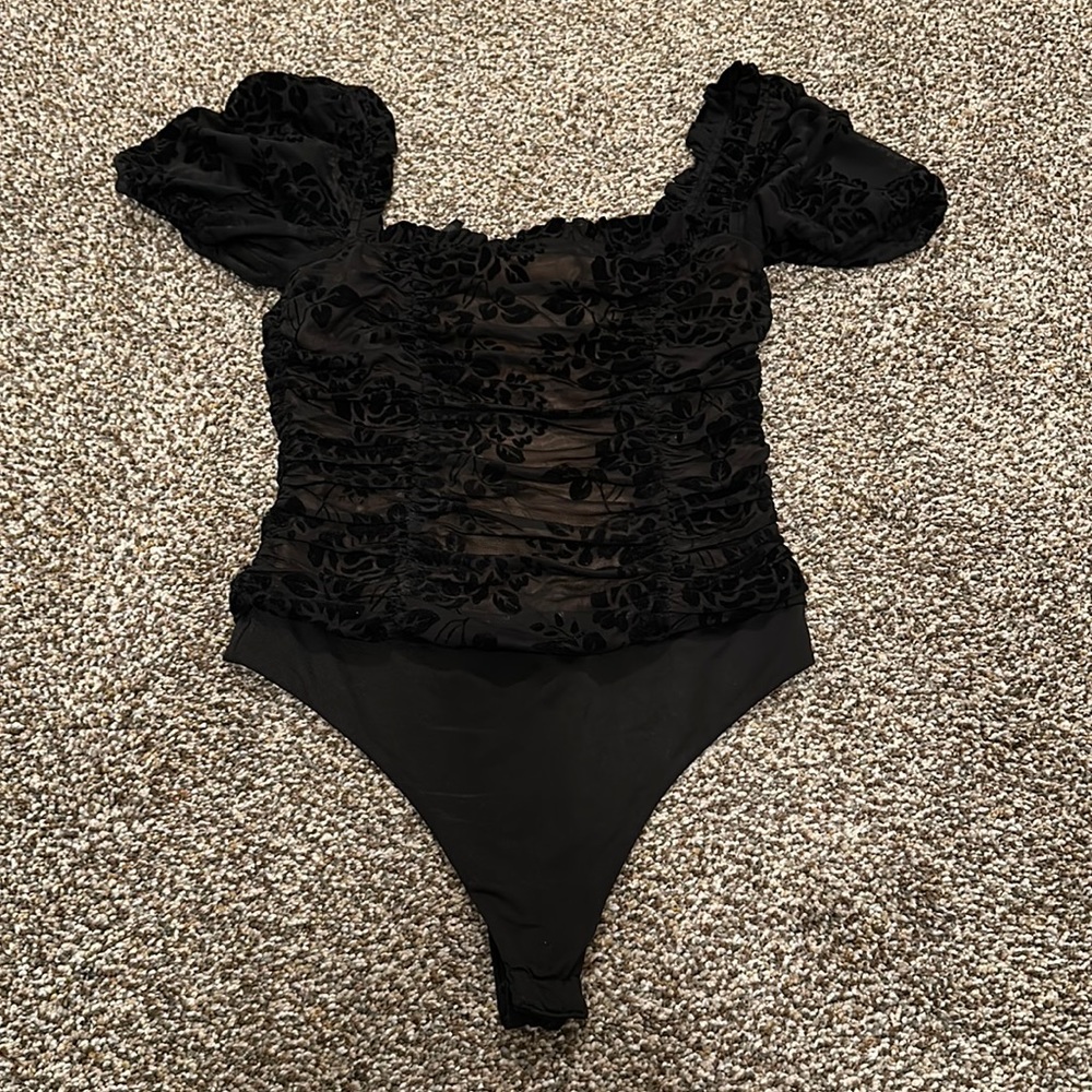 Majorelle lace bodysuit size xs